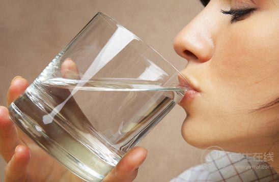 早上起床4種水一定不能喝