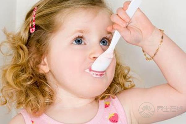 揭秘酸奶的八種錯誤喝法