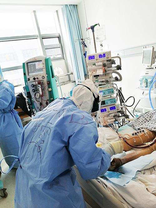 誰在承載生命之重：護士節，傾聽白衣天使們的“心聲”