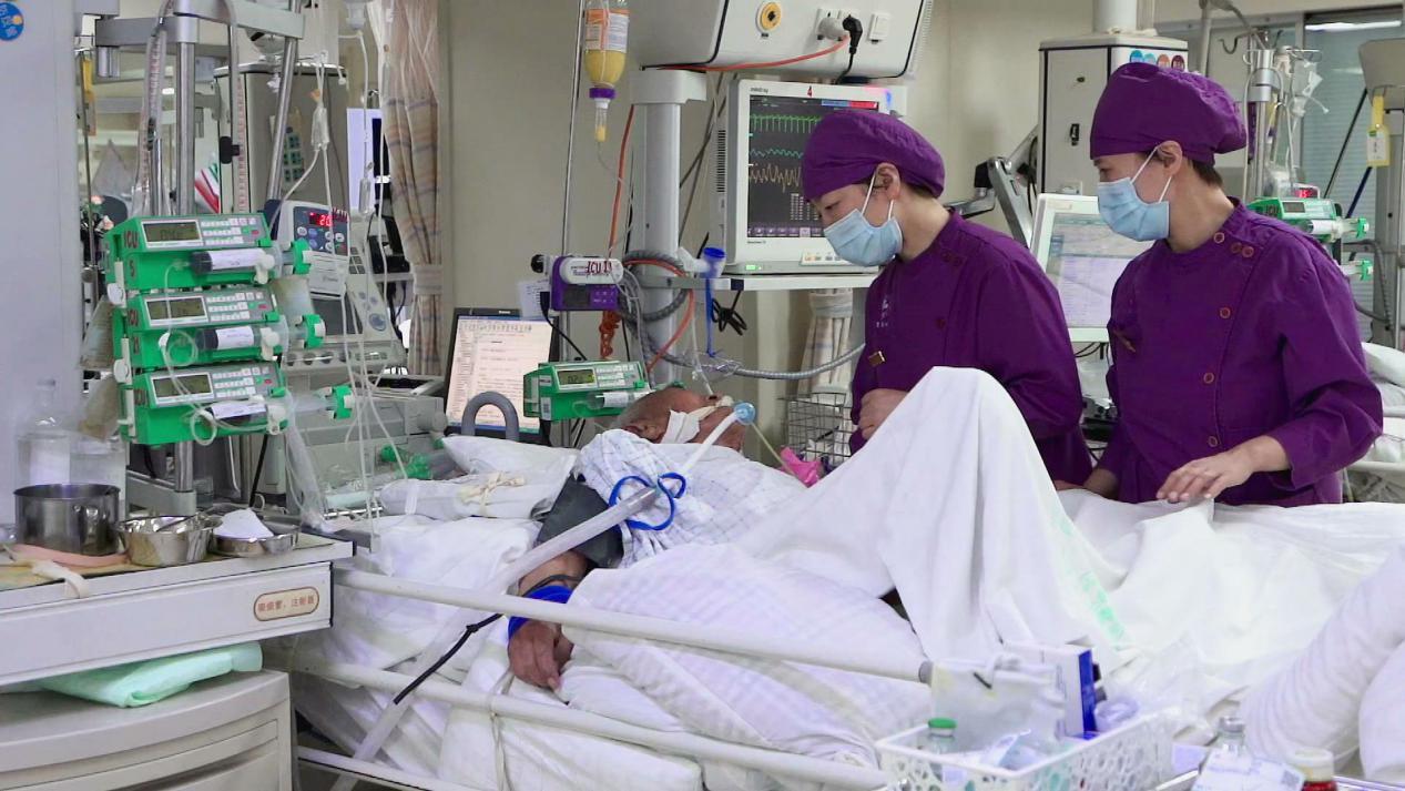 誰在承載生命之重：護士節，傾聽白衣天使們的“心聲”