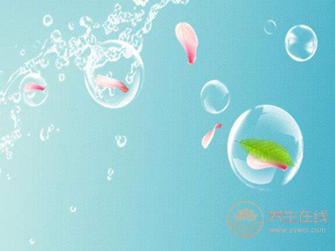 秋季皮膚保濕，膚質不同方法各異