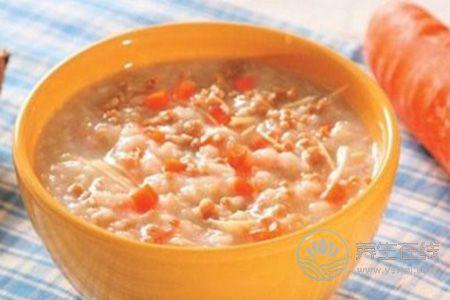 為什么人在冬天老是會出現(xiàn)嘴唇干裂呢