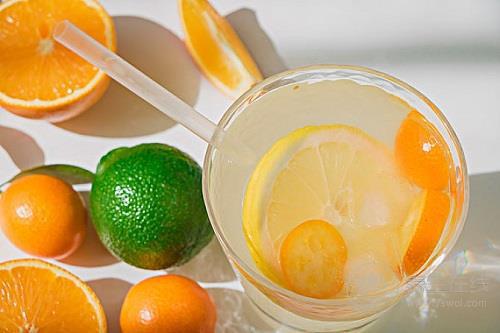 夏天喝金桔檸檬水好處多，每個(gè)人都該知道