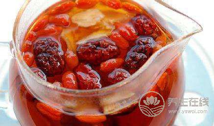 夏天祛濕，首選姜棗茶