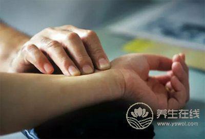 秋季<a href=http://m.henggaotouzi.com/jkys/ target=_blank class=infotextkey>養生</a>謹防陰虛火旺 <a href=http://m.henggaotouzi.com/tags-秋季養生.html target=_blank class=infotextkey>秋季養生</a>謹防陰虛火旺