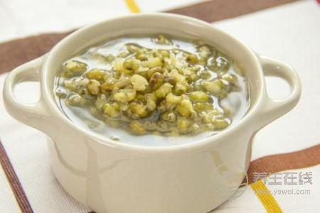 大暑喝什么湯去寒氣?-易網(wǎng)健康<a href=http://m.henggaotouzi.com/jkys/ target=_blank class=infotextkey>養(yǎng)生</a>網(wǎng) 大暑喝什么湯去寒氣?