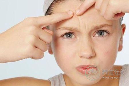 秋季皮膚為什么會(huì)過(guò)敏?秋季皮膚過(guò)敏有什么癥狀?