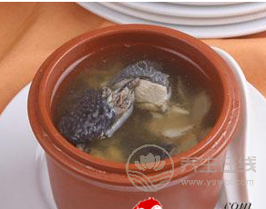 春季<a href=http://m.henggaotouzi.com/jkys/ target=_blank class=infotextkey>養生</a>喝什么湯 花旗參烏雞湯補血-易網<a href=http://m.henggaotouzi.com/ target=_blank class=infotextkey>健康養生</a>網 <a href=http://m.henggaotouzi.com/tags-春季養生.html target=_blank class=infotextkey>春季養生</a>喝什么湯 花旗參烏雞湯補血