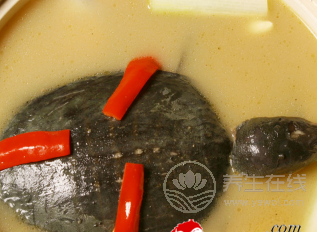 春季養生喝什么湯 花旗參烏雞湯補血-易網健康養生網 春季養生喝什么湯 花旗參烏雞湯補血