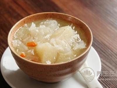 霜降有哪些養生食譜?霜降潤肺健脾的銀耳雪梨粥做法是什么?