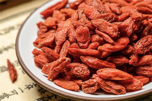 秋天手腳冰涼怎么緩解？手腳冰涼吃什么好？