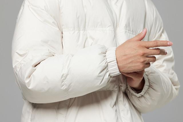 羽絨服越沉越好嗎?好多人都選錯了!-易網健康<a href=http://m.henggaotouzi.com/jkys/ target=_blank class=infotextkey>養生</a>網 羽絨服越沉越好嗎?好多人都選錯了!