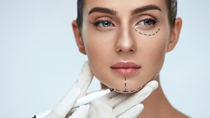 兒童花粉過敏到底是怎么回事 5妙招幫孩子預防花粉過敏-易網<a href=http://m.henggaotouzi.com/ target=_blank class=infotextkey>健康養生</a>網 兒童花粉過敏到底是怎么回事 5妙招幫孩子預防花粉過敏