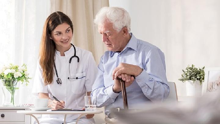 老人冬日進補吃肉并不好 四類人冬季需要特別進補