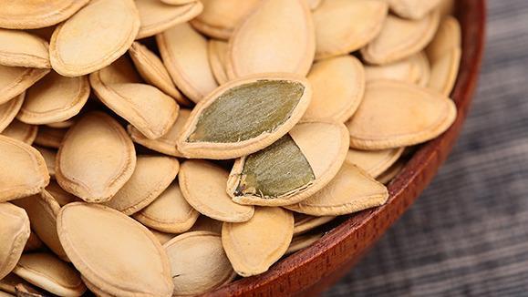 冬季寒冷?不要怕多吃這五種食物-易網<a href=http://m.henggaotouzi.com/ target=_blank class=infotextkey>健康養生</a>網 冬季寒冷?不要怕多吃這五種食物