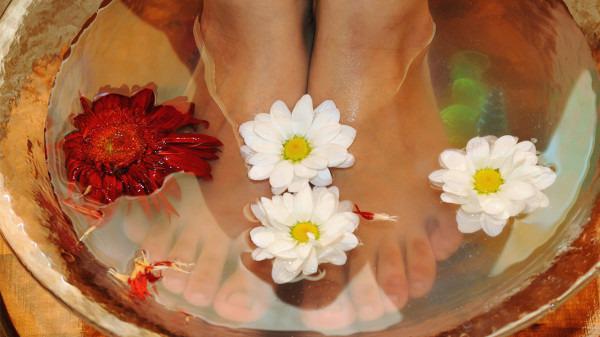 夏天什么時候泡腳最好 夏天泡腳泡多久最好