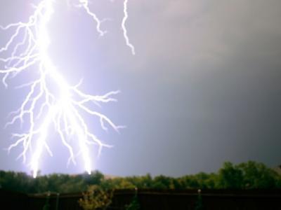 夏季雷雨天適合吃些什么，怎么預防雷雨天對身體的影響