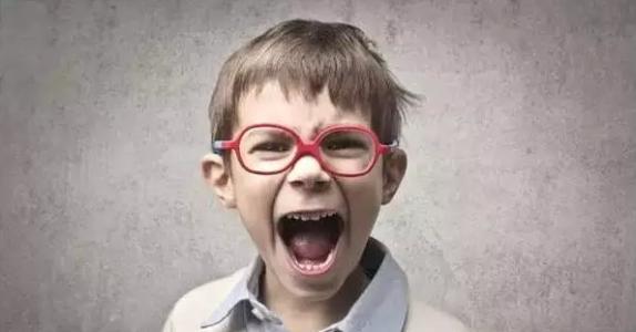 孩子近視了該不該戴眼鏡？