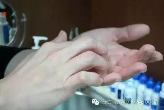 冬季角膜塑形鏡的清洗步驟