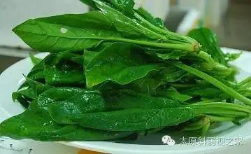 眼睛干澀疲勞，飲食與按摩兩步保健