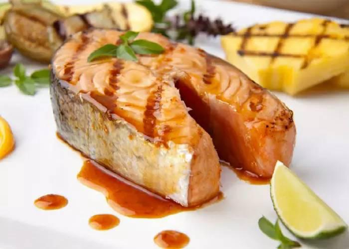 眼睛易疲勞？六種食物為您撐起保護(hù)傘！