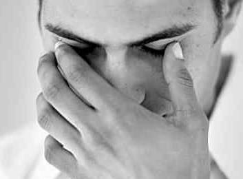 眼睛紅腫發癢是怎么回事？