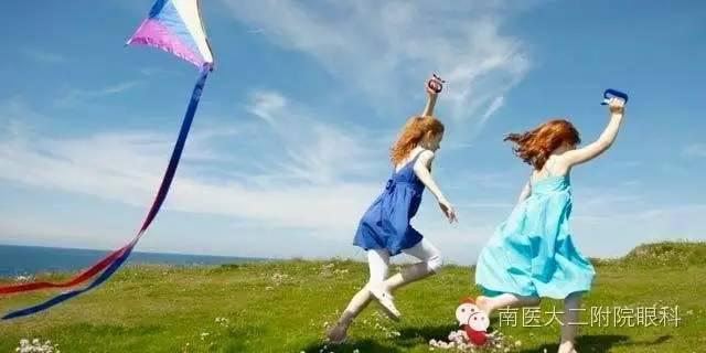 每天戶外運動2小時，預防近視發生