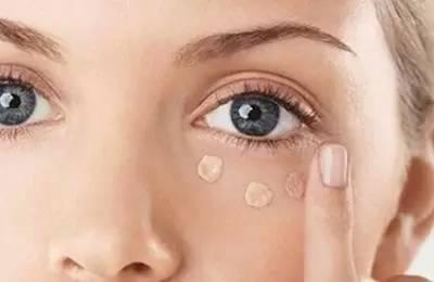 吃這四種食物能讓你眼睛水潤有光 吃這四種食物能讓你眼睛水潤有光