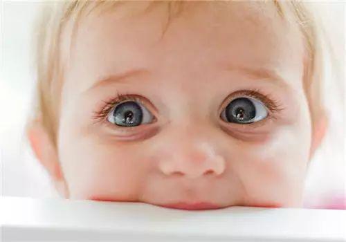 戴眼鏡會(huì)不會(huì)反而加深近視？遠(yuǎn)離近視注意四大細(xì)節(jié)!