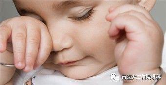 秋季到了寶寶頻繁眨眼，寶媽千萬別掉以輕心！