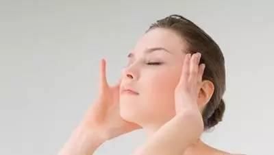 眼睛一直干澀、酸脹、特別容易疲勞是怎么回事？