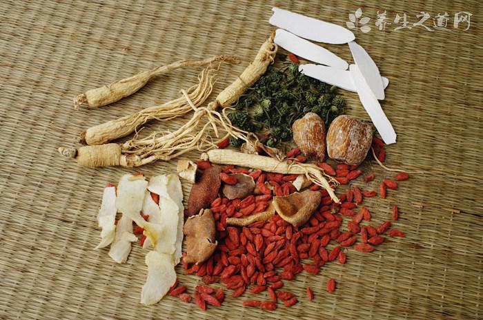 百日草的藥用價值_百日草的副作用-易網<a href=http://m.henggaotouzi.com/ target=_blank class=infotextkey>健康養生</a>網 百日草的藥用價值_百日草的副作用