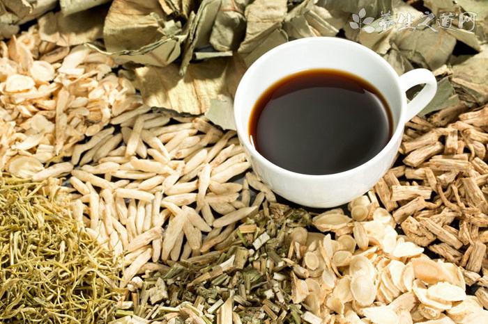 中藥知母的作用-易網<a href=http://m.henggaotouzi.com/ target=_blank class=infotextkey>健康養生</a>網 中藥知母的作用