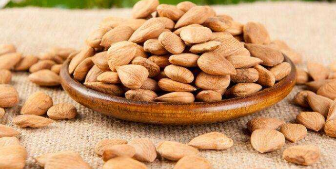 杏仁的功效與作用及禁忌-易網(wǎng)健康<a href=http://m.henggaotouzi.com/jkys/ target=_blank class=infotextkey>養(yǎng)生</a>網(wǎng) 杏仁的功效與作用及禁忌