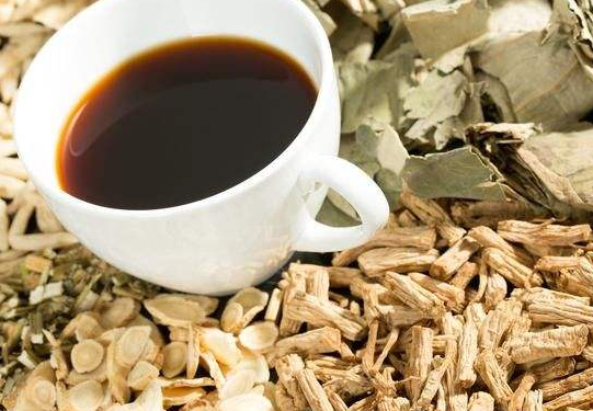 黃芪泡水喝功效禁忌食療補(bǔ)腎偏方