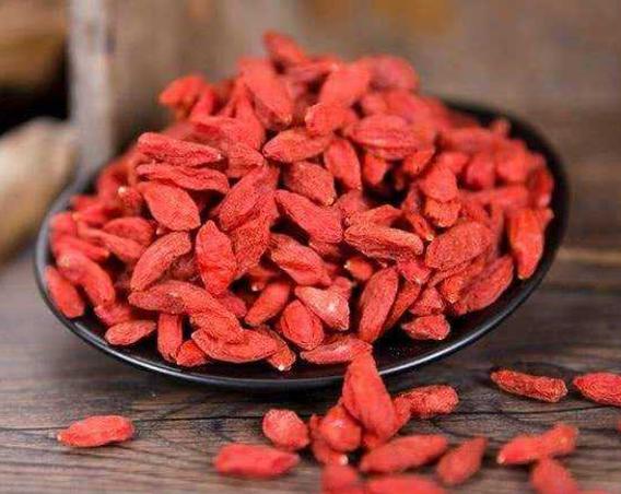 枸杞子泡酒的功效與作用 枸杞子泡酒的禁忌-易網健康<a href=http://m.henggaotouzi.com/jkys/ target=_blank class=infotextkey>養生</a>網 枸杞子泡酒的功效與作用 枸杞子泡酒的禁忌