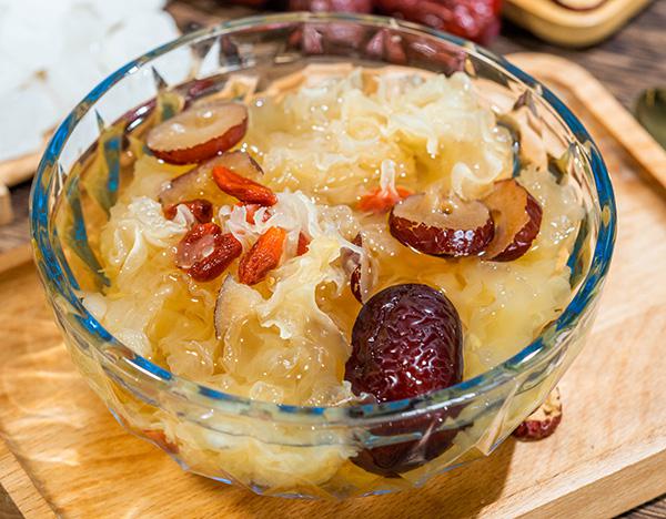 銀耳怎么吃最有營養（銀耳營養湯做法）