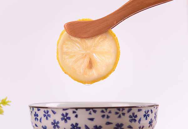 怎么做瘦身美白檸檬水 四種減肥美白檸檬水的做法