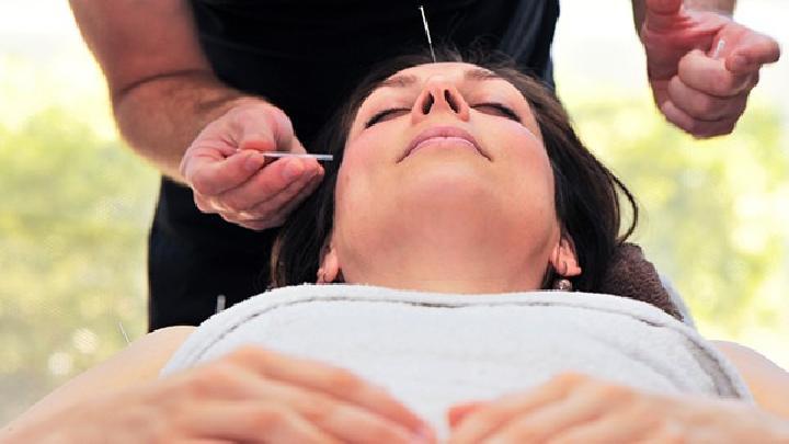 女性痛經怎么快速解決？中醫針灸扎穴位可快速緩解痛經癥狀