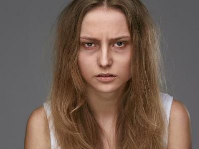 生活中應(yīng)該如何去除黑眼圈 5個去除黑眼圈的按摩療法