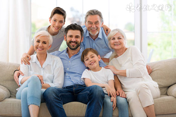 正在學說話的孩子遭遇方言奶奶 這事怎么破?-易網<a href=http://m.henggaotouzi.com/ target=_blank class=infotextkey>健康養生</a>網 正在學說話的孩子遭遇方言奶奶 這事怎么破?