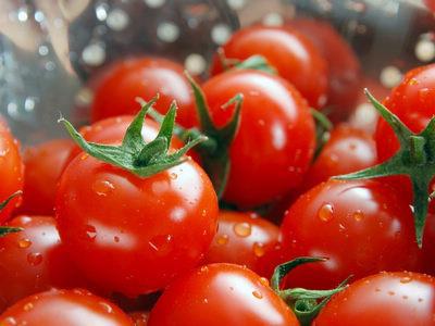 圣女果學名：圣女果，英文：Cherry Tomatoes