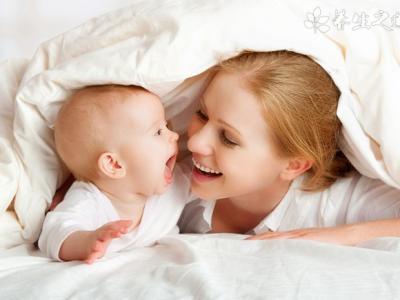 嬰兒哭鬧，到底要不要抱？