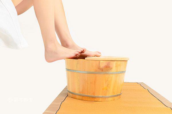 什么時間泡腳最好
