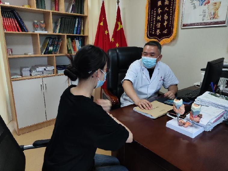 南寧中南甲狀腺醫(yī)院樊春聚醫(yī)生：甲狀腺結(jié)節(jié)偏愛哪些人？一旦查出，你該如何應(yīng)對(duì)